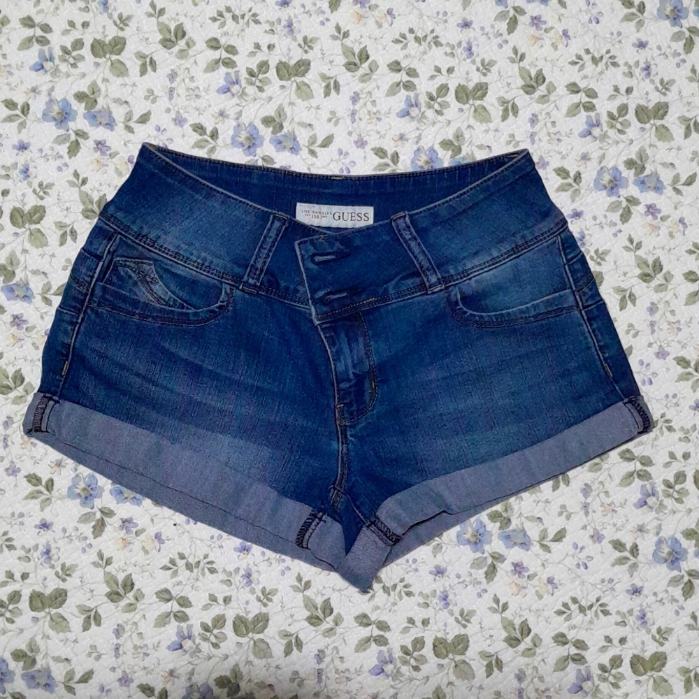 Guess Shorts Size 28